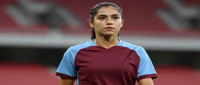 West Ham United Women announce Oona Siren's contract extension, a significant step for the club's future, with the...
