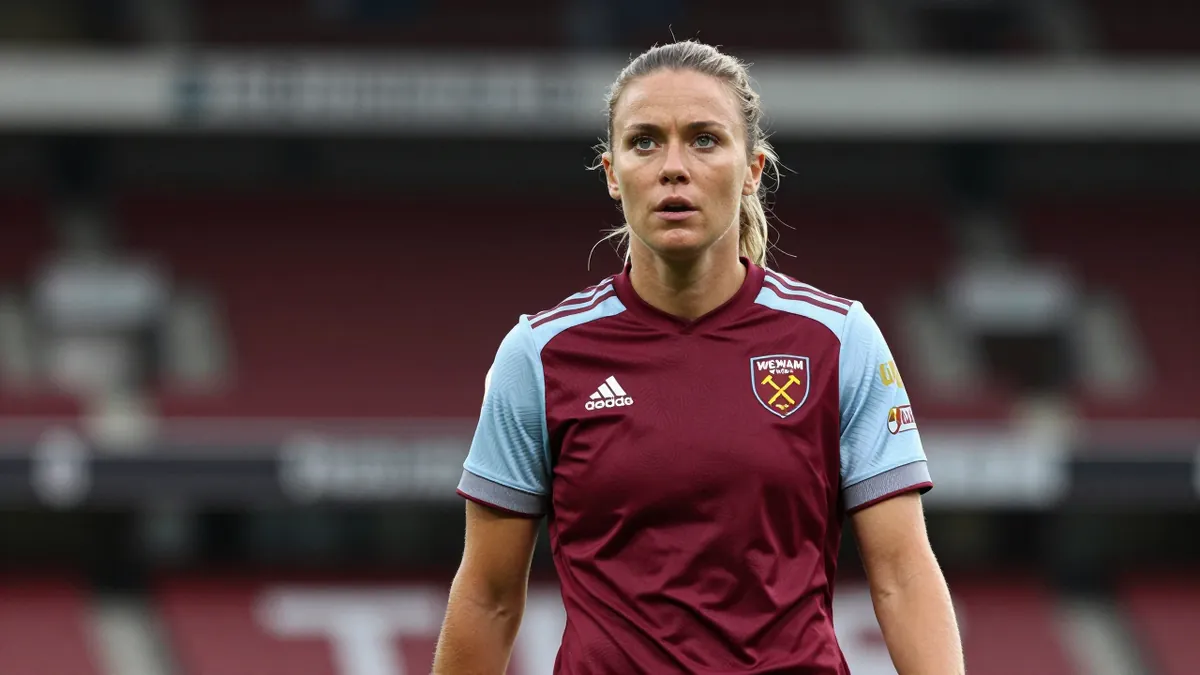 West Ham United Women lock in Katie Zelem on a three-year deal, adding tactical control to a defensive-focused rebuild...